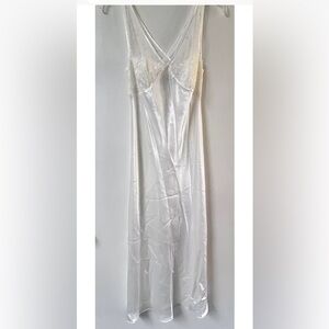 Madison Women Medium Long Nightgown White Mesh Embellished Tie Back Wedding Etc